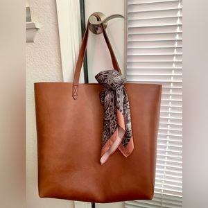🔥SOLD!🔥 NWT Madewell The Transport Tote in English Saddle leather